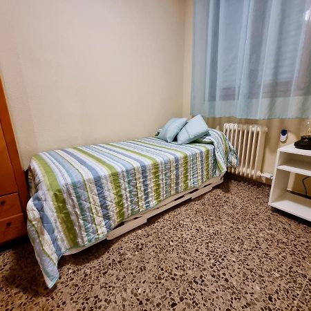 Apartamento Montse Zaragoza Bagian luar foto
